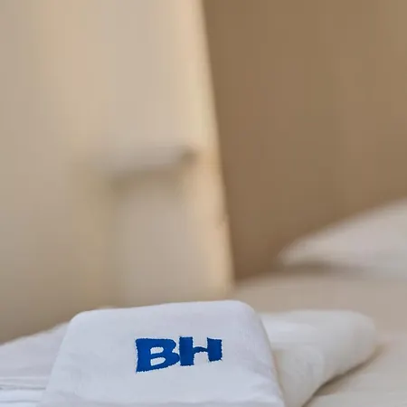 The Blue House - Bica Yellow Tram Apartment