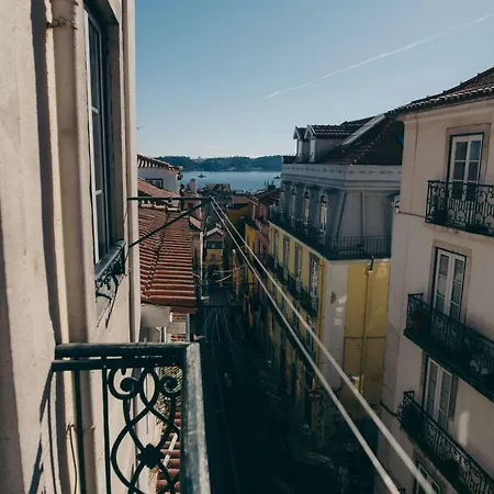 The Blue House - Bica Yellow Tram Apartmán *