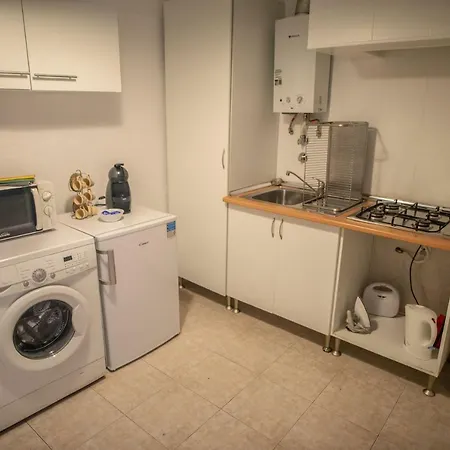 The Blue House - Bica Yellow Tram Lisboa